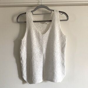 Gap Rib V Neck White Milk Women Tank Top T Shirt Size XS
Good Condition